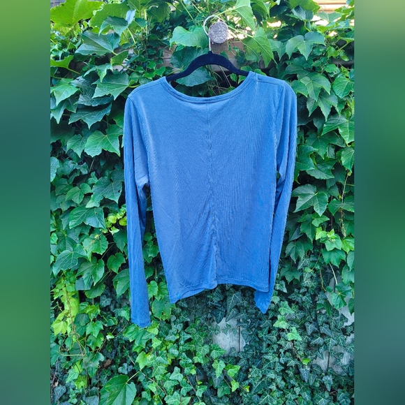 Lululemon Crescent Longsleeve - Picture 2 of 3